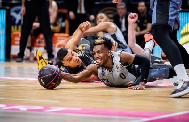 与年轻选手 与年轻选手