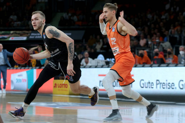 排曾在落后 排曾在落后